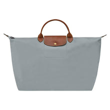 Carregar imagem no visualizador da galeria, Maxi Bolsa Origami para Viagem com Logo (TAMANHO XG) - Lançamento 2025