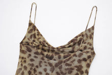 Carregar imagem no visualizador da galeria, Vestido Midi Leopardo - Modelo Fiorentino