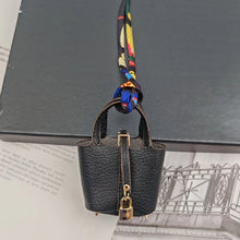 Carregar imagem no visualizador da galeria, Berloque para Bolsas e porta Earpods - Modelo Mini Picotin Hermès