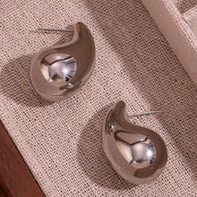 Carregar imagem no visualizador da galeria, Brinco Gota inspiração Bottega Veneta