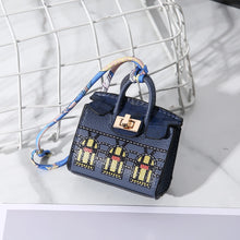 Carregar imagem no visualizador da galeria, Berloque para Bolsa e Porta Earpod - Modelo Mini Bolsa Birkin