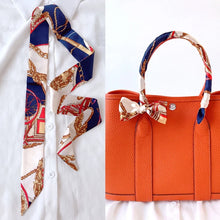 Carregar imagem no visualizador da galeria, Lenço para Alça de Bolsa - Lançamento 2025