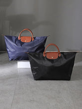 Carregar imagem no visualizador da galeria, Maxi Bolsa Origami para Viagem com Logo (TAMANHO XG) - Lançamento 2025