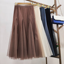 Carregar imagem no visualizador da galeria, Saia elegante de Tule Plissada parcial - Modelo Veneza