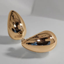 Carregar imagem no visualizador da galeria, Brinco Gota inspiração Bottega Veneta
