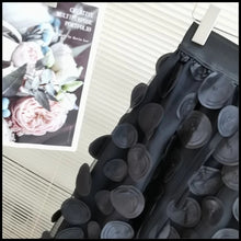 Carregar imagem no visualizador da galeria, Saia elegante Tutu em Tule - Modelo Verona - Tam Único (Cintura 54-94 cm / Comprimento 82 cm)