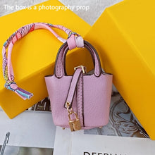 Carregar imagem no visualizador da galeria, Berloque para Bolsas e porta Earpods - Modelo Mini Picotin Hermès