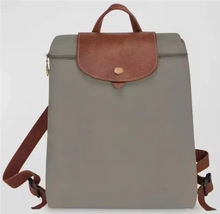 Carregar imagem no visualizador da galeria, Mochila Origami COM LOGO - Lançamento 2025