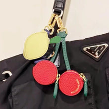 Carregar imagem no visualizador da galeria, Berloque Bolsinhas em Fruta