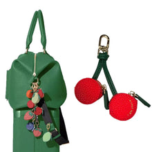 Carregar imagem no visualizador da galeria, Berloque Bolsinhas em Fruta