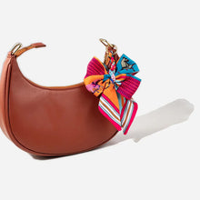 Carregar imagem no visualizador da galeria, Berloque para Bolsa - Modelo Laço Lenço