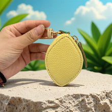 Carregar imagem no visualizador da galeria, Berloque Bolsinhas em Fruta