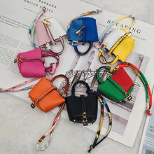Carregar imagem no visualizador da galeria, Berloque para Bolsas e porta Earpods - Modelo Mini Picotin Hermès