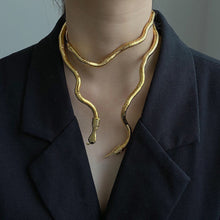 Carregar imagem no visualizador da galeria, Colar Serpente Design Exclusivo - Oferta lançamento HOJE