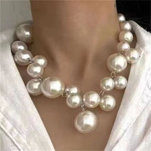 Carregar imagem no visualizador da galeria, Choker Pérolas Flutuantes