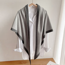 Carregar imagem no visualizador da galeria, Cashmere triangular dupla face - OFERTA COM 50% DE DESCONTO SÓ HOJE