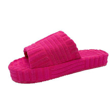 Carregar imagem no visualizador da galeria, Chinelo Fleece® luxo importado - LANÇAMENTO EXCLUSIVO COM R$100 OFF - SÓ HOJE