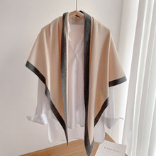 Carregar imagem no visualizador da galeria, Cashmere triangular dupla face - OFERTA COM 50% DE DESCONTO SÓ HOJE