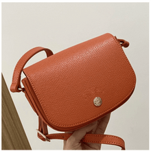 Carregar imagem no visualizador da galeria, Bolsa Origami Crossbody XS COM LOGO - Lançamento
