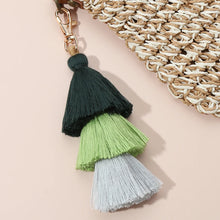 Carregar imagem no visualizador da galeria, Berloque Multicolorido Tassel Boho
