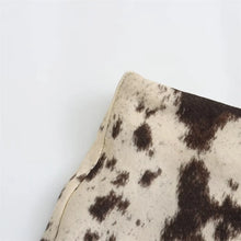 Carregar imagem no visualizador da galeria, Saia Acetinada Animal Print - Modelo Malaga
