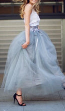 Carregar imagem no visualizador da galeria, Saia elegante Tutu de Tule - Modelo Roma
