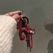 Carregar imagem no visualizador da galeria, Berloque para Bolsa - Modelo Gatinho Arrepiado

