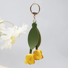 Carregar imagem no visualizador da galeria, Berloque Flor em Couro PU
