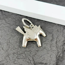 Carregar imagem no visualizador da galeria, Berloque para Bolsa - Modelo Pegasus Metal
