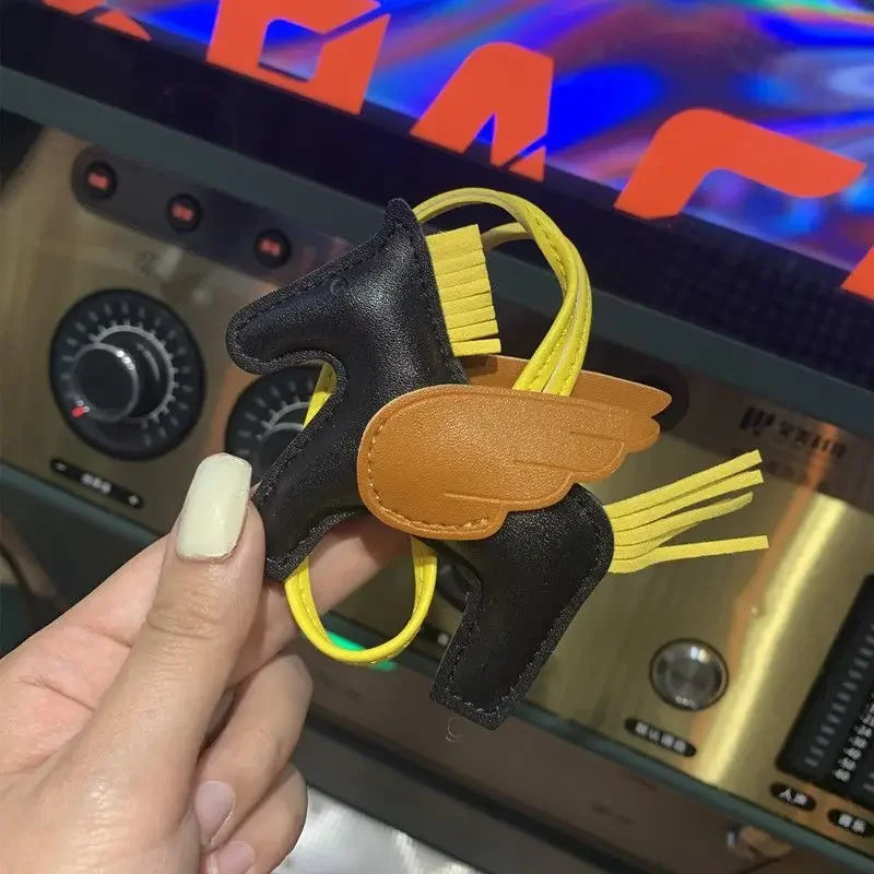 Berloque Mini Pegasus (Hermès Inspiração) em Couro PU para sua Bolsa