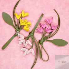 Carregar imagem no visualizador da galeria, Berloques para Bolsas - Modelo Flores em Couro PU
