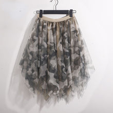 Carregar imagem no visualizador da galeria, Saia elegante Tutu em Tule - Modelo Camouflage

