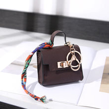 Carregar imagem no visualizador da galeria, Berloque para Bolsa e Porta Earpod - Modelo Kelly
