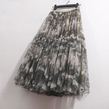 Carregar imagem no visualizador da galeria, Saia elegante Tutu em Tule - Modelo Camouflage
