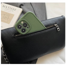 Carregar imagem no visualizador da galeria, Bolsa Signature -  Estilo Clássico Francês, com Correntes e Pedras Incrustadas

