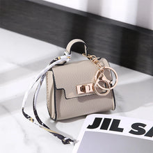 Carregar imagem no visualizador da galeria, Berloque para Bolsa e Porta Earpod - Modelo Kelly
