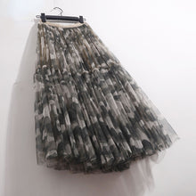 Carregar imagem no visualizador da galeria, Saia elegante Tutu em Tule - Modelo Camouflage
