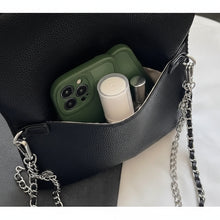 Carregar imagem no visualizador da galeria, Bolsa Signature -  Estilo Clássico Francês, com Correntes e Pedras Incrustadas
