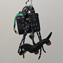Carregar imagem no visualizador da galeria, Berloque para Bolsa - Modelo Salsicha e Mini Bolsa Birkin
