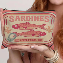 Carregar imagem no visualizador da galeria, Necessaire Vintage Sardines
