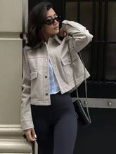 Carregar imagem no visualizador da galeria, Jaqueta Feminina Aviator com Punho Cropped - Zara Style
