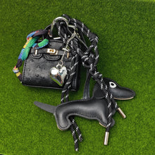 Carregar imagem no visualizador da galeria, Berloque para Bolsa - Modelo Salsicha e Mini Bolsa Birkin
