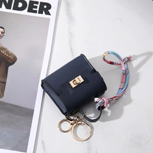 Carregar imagem no visualizador da galeria, Berloque para Bolsa e Porta Earpod - Modelo Kelly
