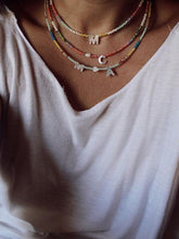 Carregar imagem no visualizador da galeria, Choker de Cristais e letra de concha - Sociedade Global
