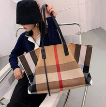 Carregar imagem no visualizador da galeria, Bolsa Max- Xadrez ou K
