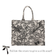 Carregar imagem no visualizador da galeria, Bolsa Pantanal em tecido Jacquard - Luxo e sofisticação
